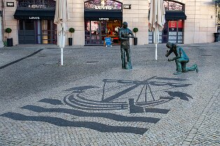 Hommage aux pavés Statues rendant hommage aux paveurs de Lisbonne