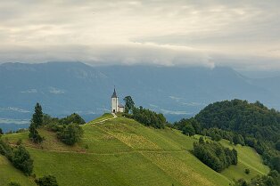 Eglise de Jamnik l'Eglise de Saint-Primož et de Saint-Félicien à Jamnik en Slovénie