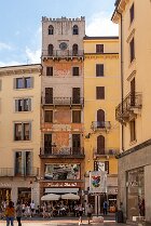 Rue de Vérone A l'angle de la Via Cappello et de la Via Giuseppe Mazzini à Vérone